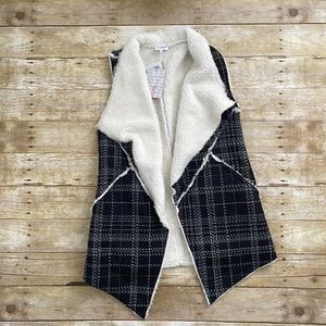 Lularoe Marlo’s Sherpa-lined Vest - Small